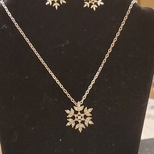 Snowflake necklace and earring